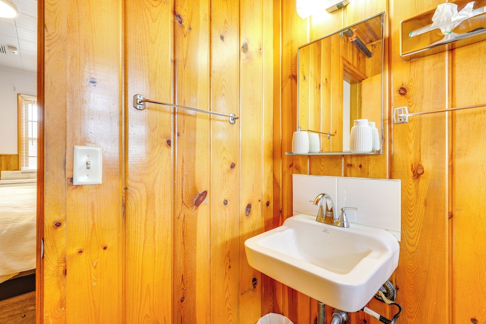 2 Mi to Black Hills Natl Forest: Convenient Pad!