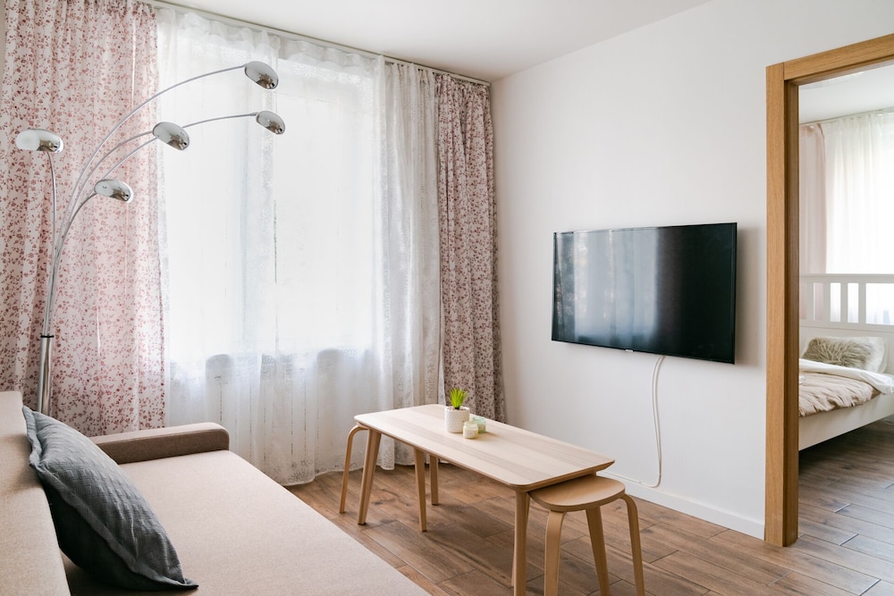 Warsaw Concierge Saska view 2