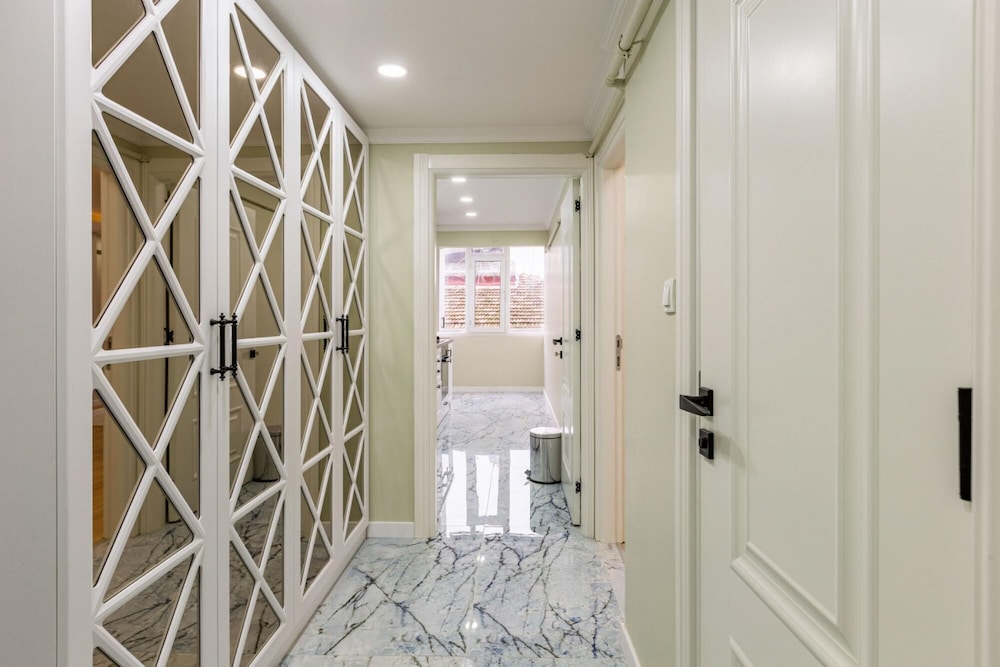 Stylish Flat Near Public Transportation in Maltepe