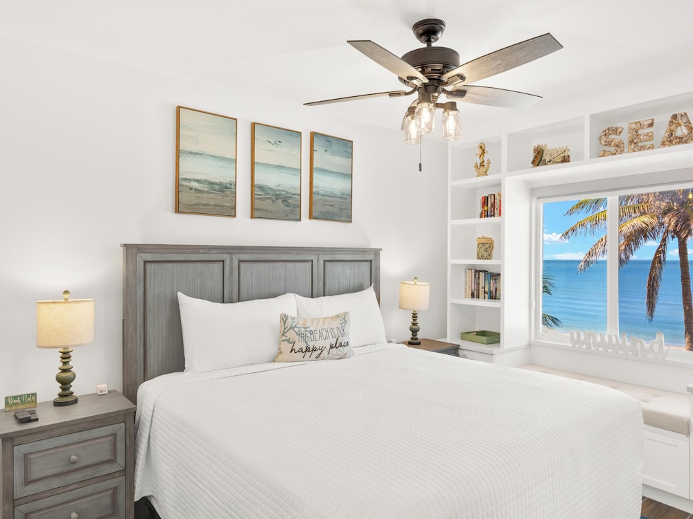 Seaside 2 by Distinctive Beach Rentals