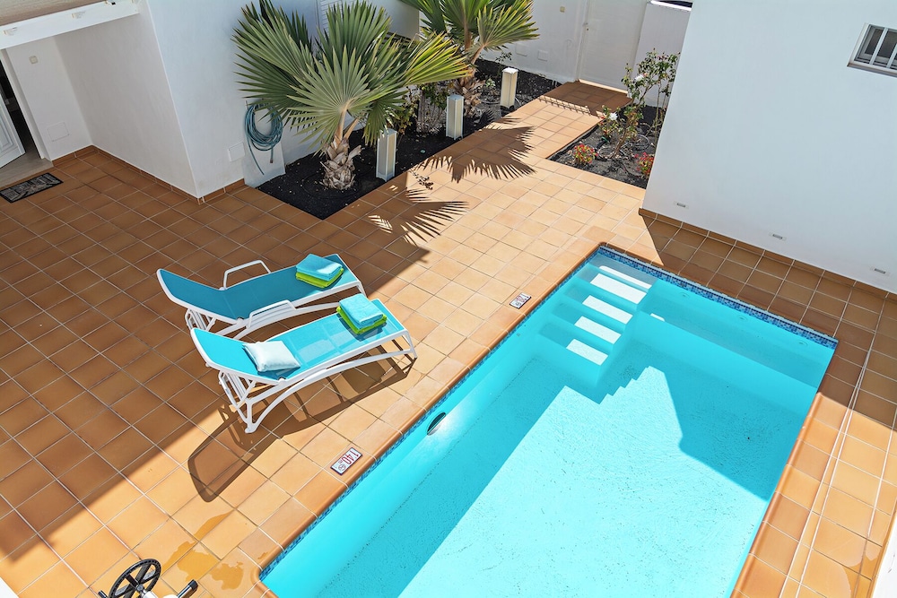 3bed Villa- Pool, Outdoor Dining Terrace, Sea View
