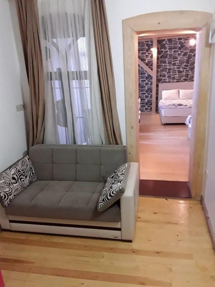 Taksimparis Apartments