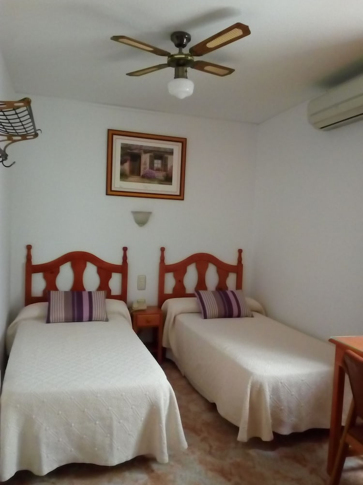 Hostal Rural Montual