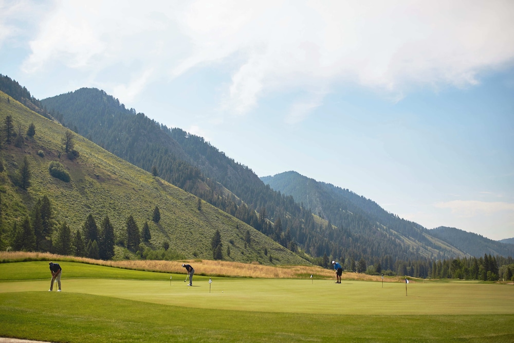 The Cabins At Snake River Sporting Club