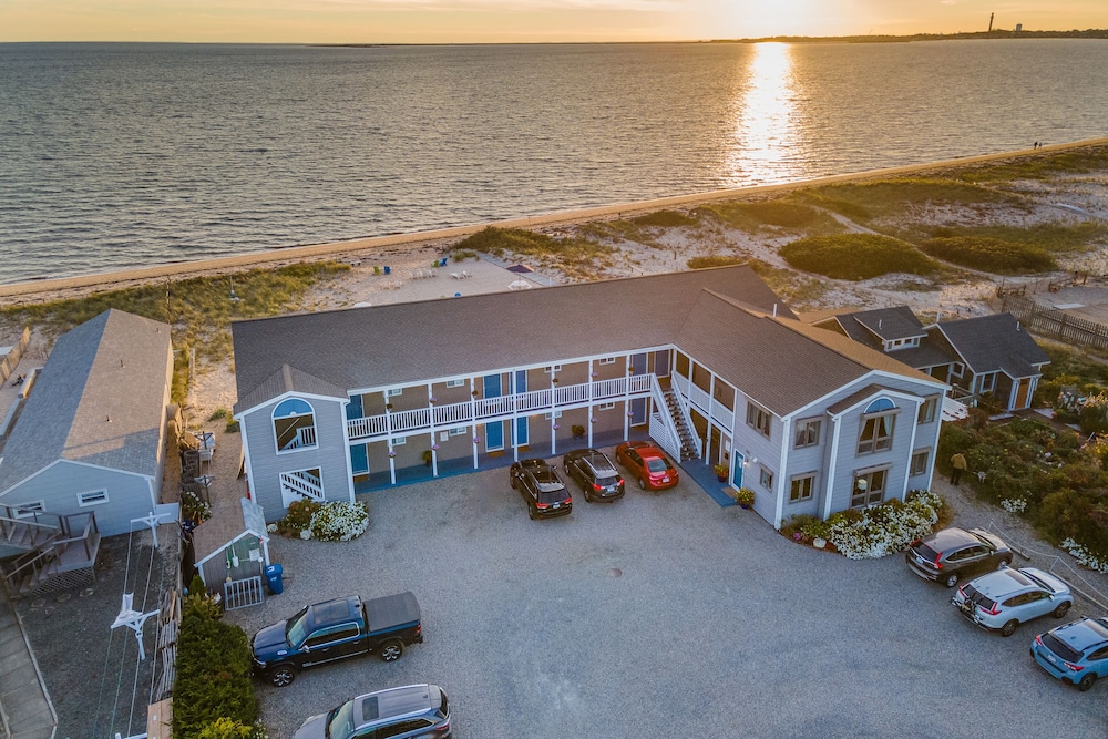 Sandbar Inn - Dog Friendly