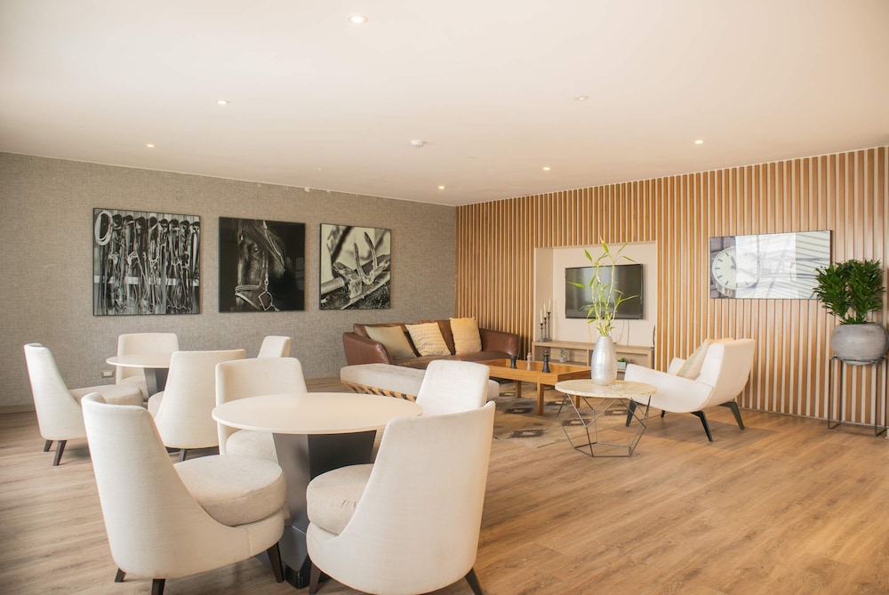 w Bright 1BR w Private Balcony in Barranco