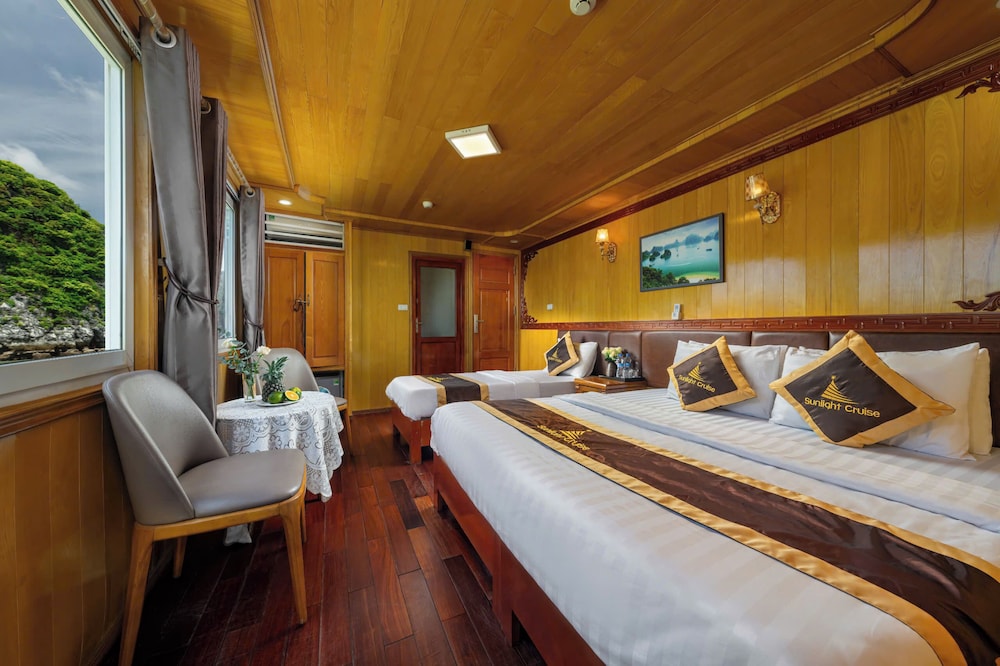 Halong Sunlight Premium Cruise