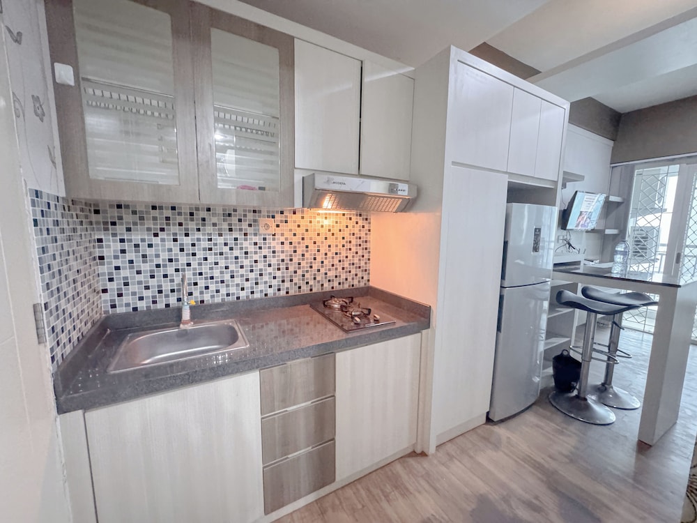 Comfortable Living And Good Place 1Br At Tanglin Supermall Mansion Apartment