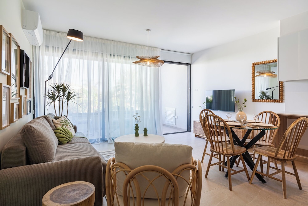 Jas Living Apts & Balconies in Larnaca