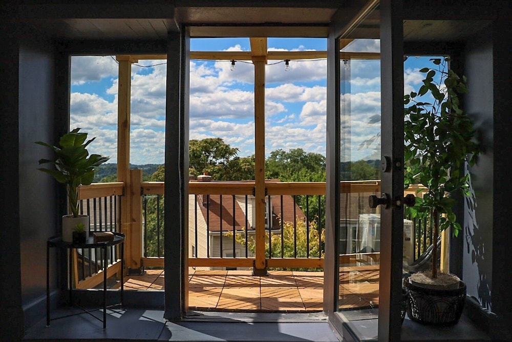 Yinz Retreat, Above the City Home