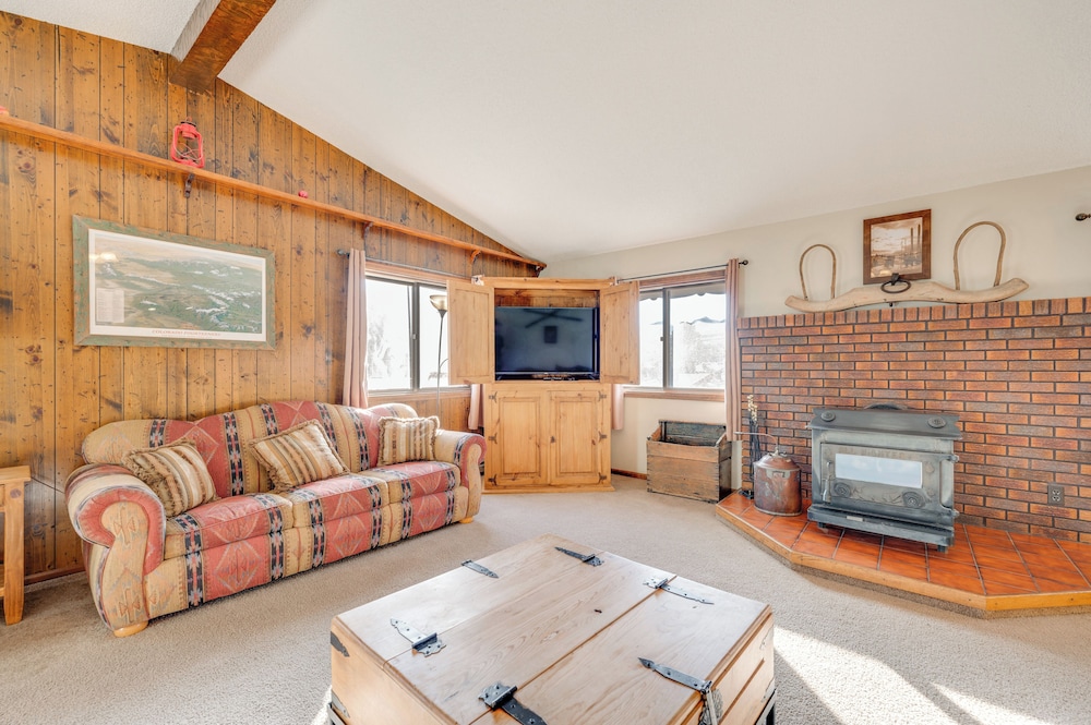 3 Mi to Rocky Mtn National Park: Estes Park Cabin!