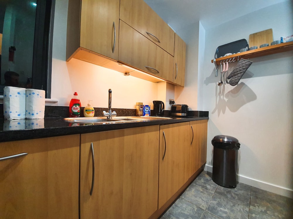 Livestay 3 Bed Apt on 8th Floor With Amazing Views