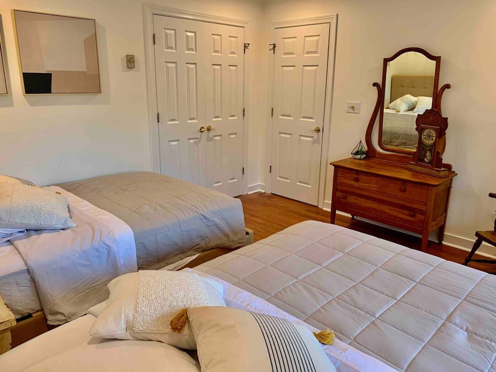 5 BR House- Mt Mitchell Golf Course on the River