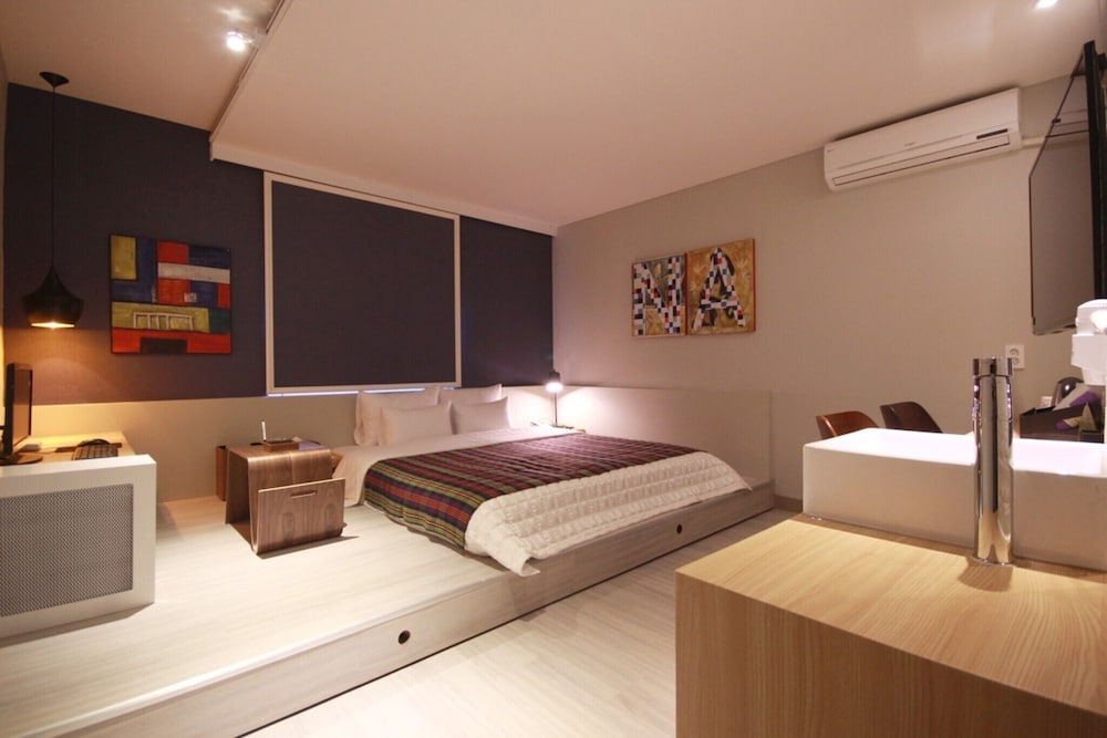 hotel room