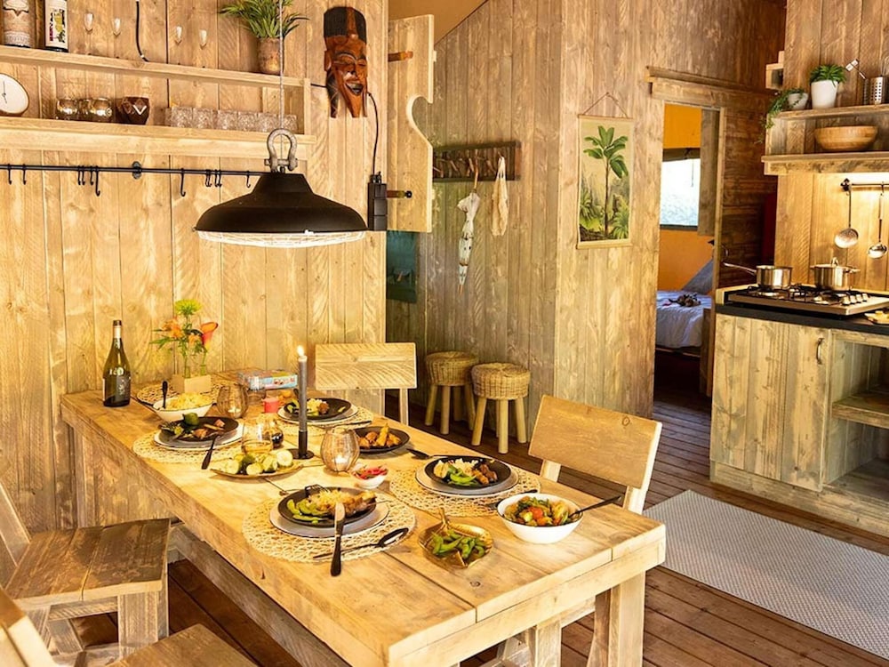 Nice Tent Lodge With Bathroom, Near a Lake