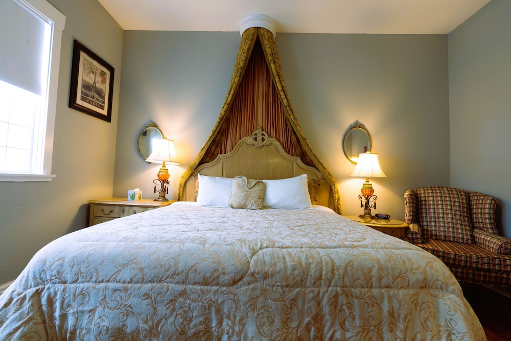 Oak Tree Hotel