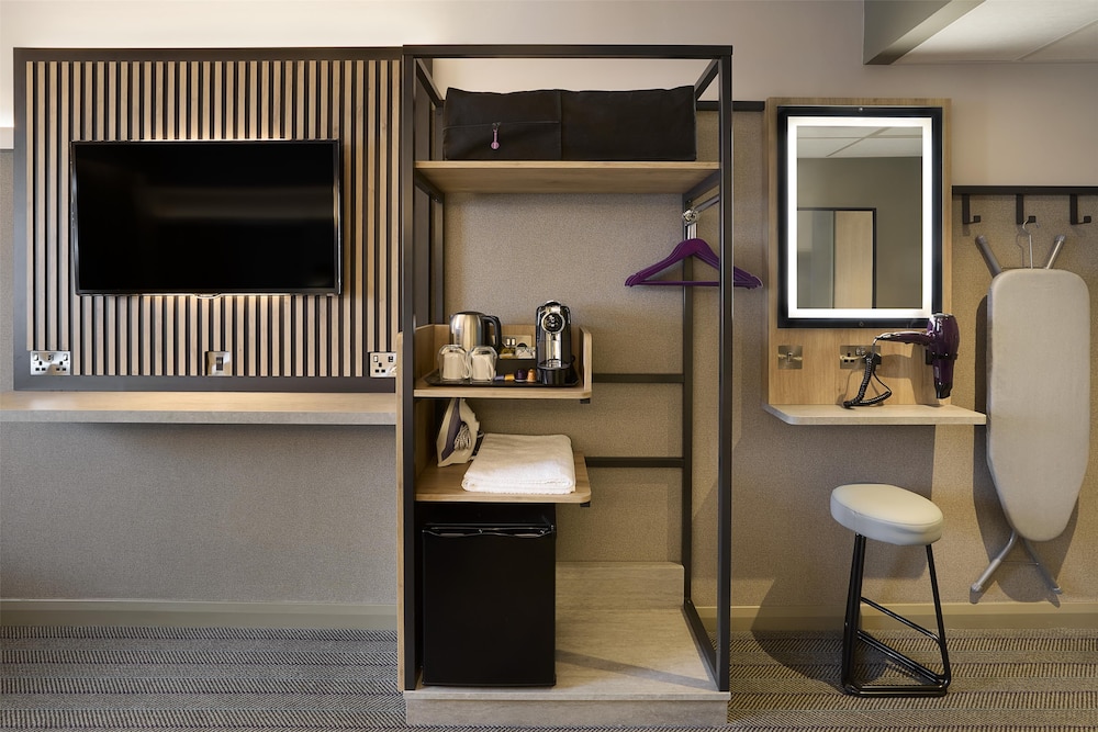 Premier Inn Bridgend Central