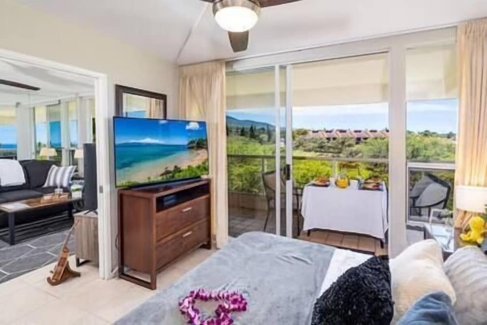 Signature Residences at Maui Banyan