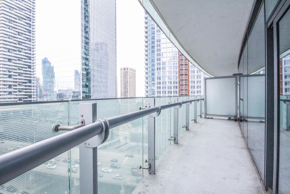 Sarkar Suites - Entertainment District