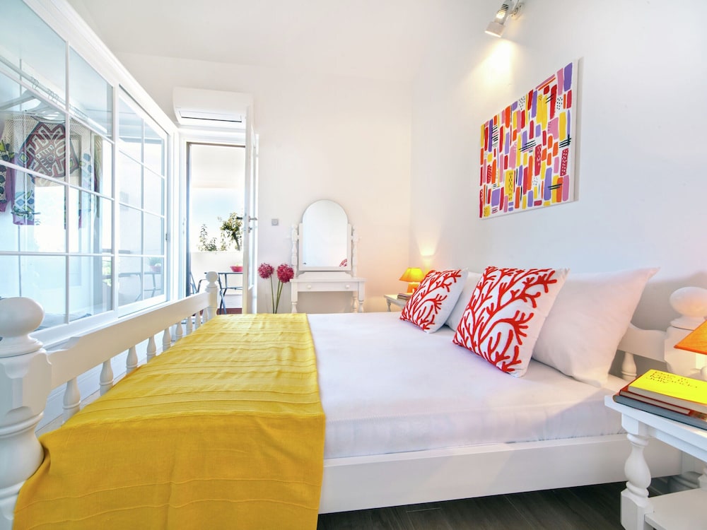 Charming Villa With Private Swimming Pool in Dalmatia view 3
