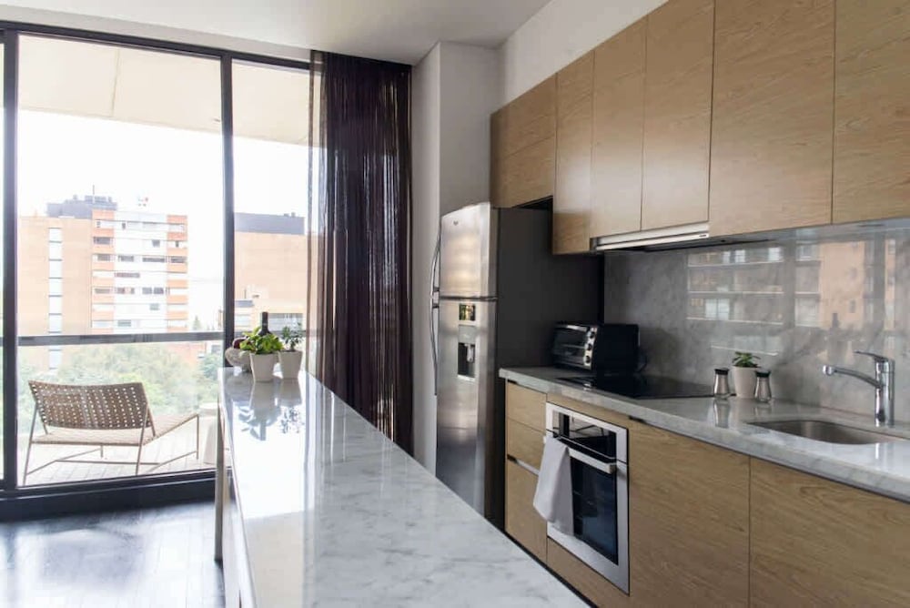 w Spacious 3BR w View in El Nogal