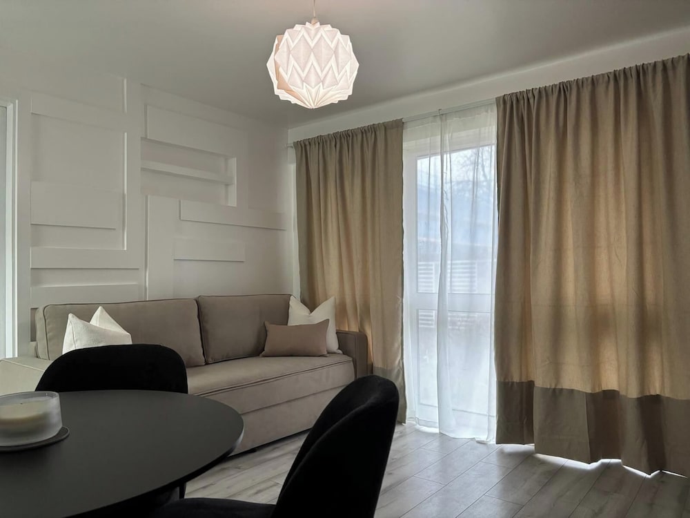 1 Bed Flat - Sleeps 2 - Parking - Wifi