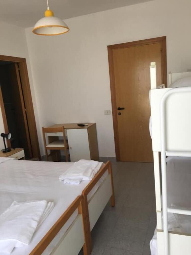 Hotel Alb's