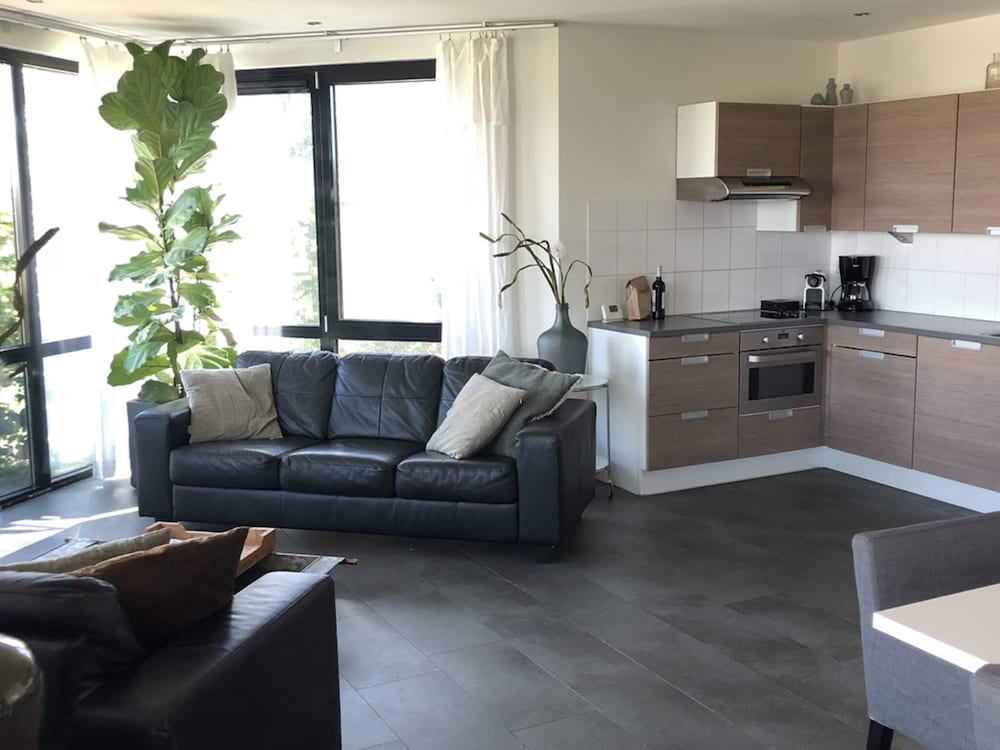 Modern Villa With a Nice Terrace, at the Marina view 3