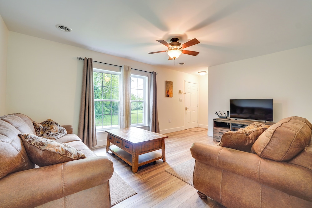 Fish, Hunt & Hike: Pet-friendly Home in Allenwood