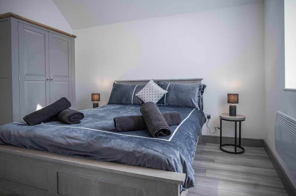 Four Seasons - 1 Bedroom  - Tenby view 3
