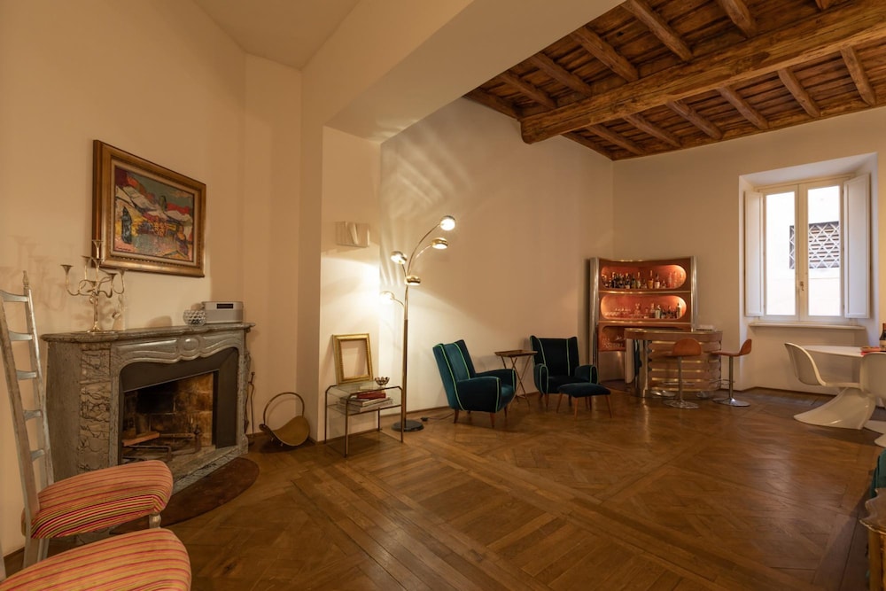 Chic and Style in Historical Via Giulia