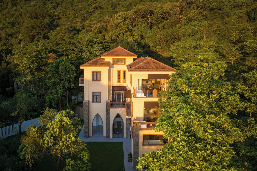 Miyue Shenzhen Tianlu Secret Wild Wizard Holiday Hotel