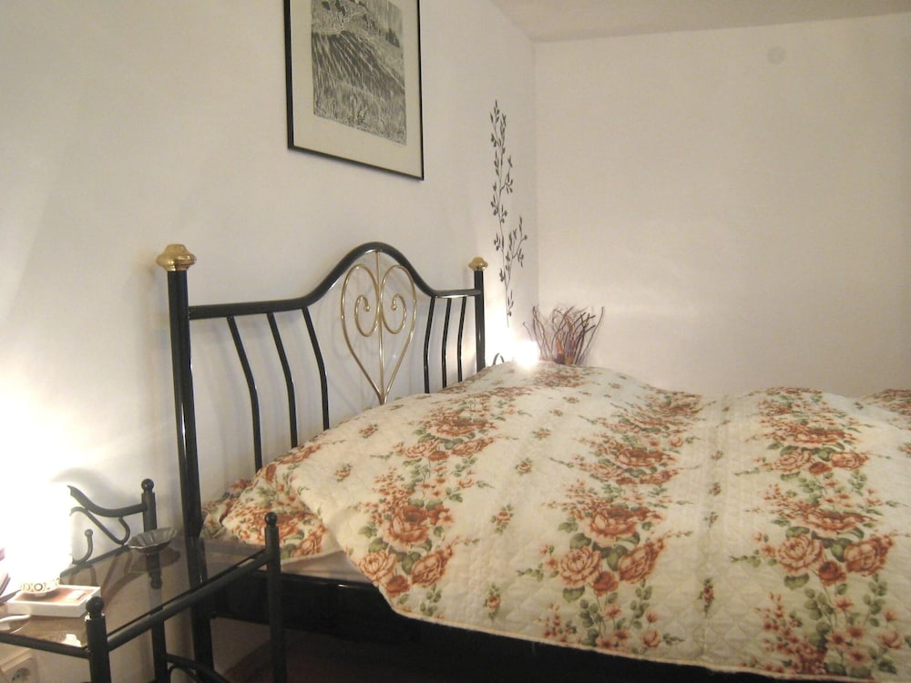 Apartment in Wehlen by Moselle Vineyards view 2