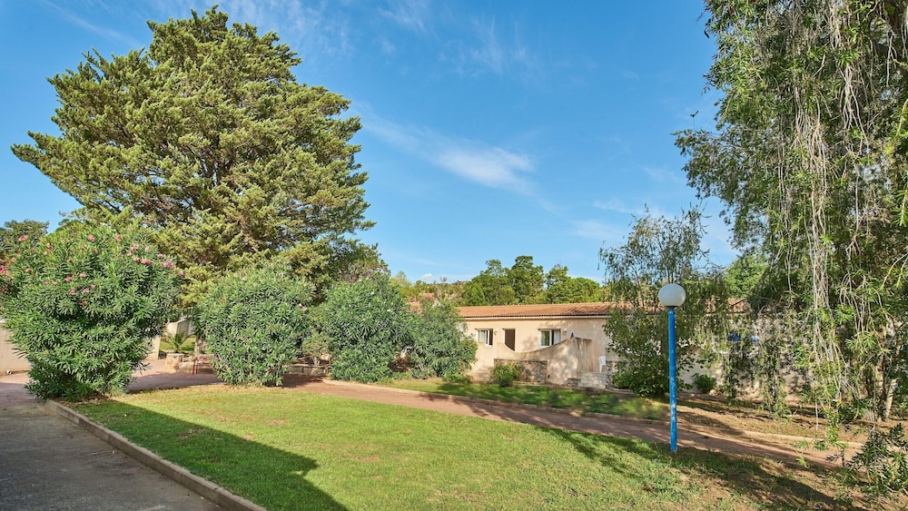 Cottage in Corsica With Garden Terrace