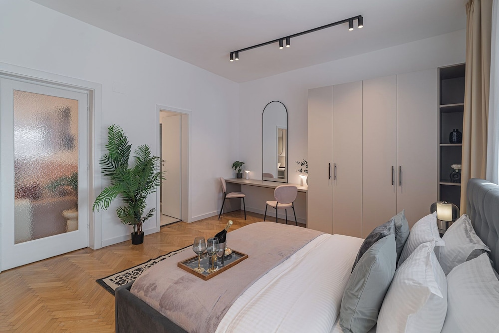 Contemporary 3-Bedroom Lofts - Modern Touches Meet Classic Elegance by Calea Victoriei
