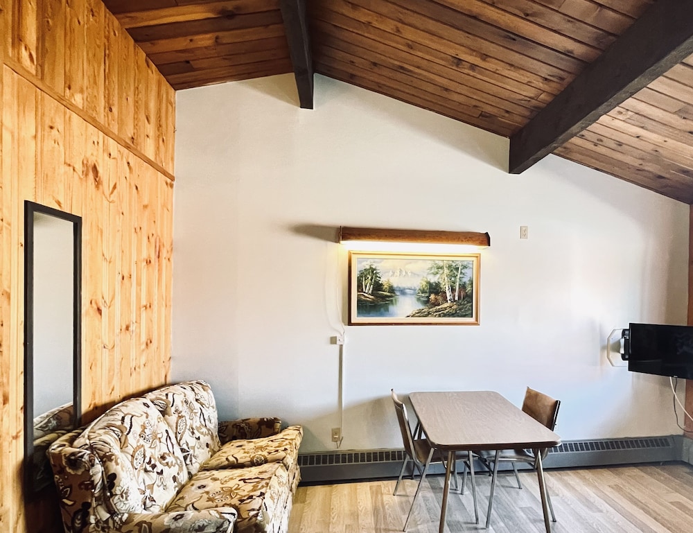 Pembina River Inn