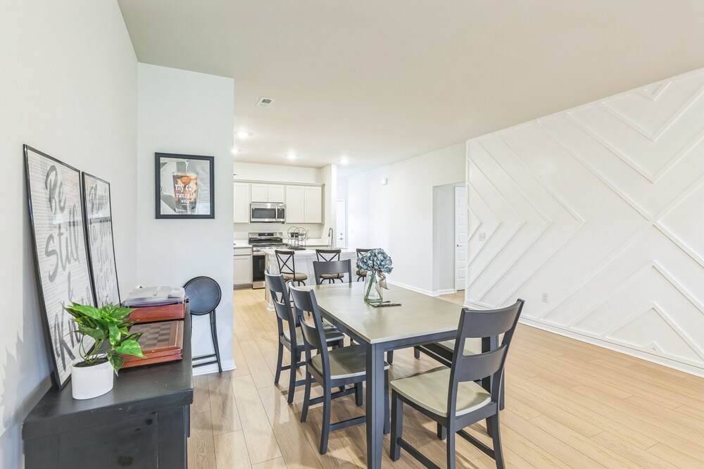 Modern Nest - Huntsville Hideaway 3 Bedroom Home
