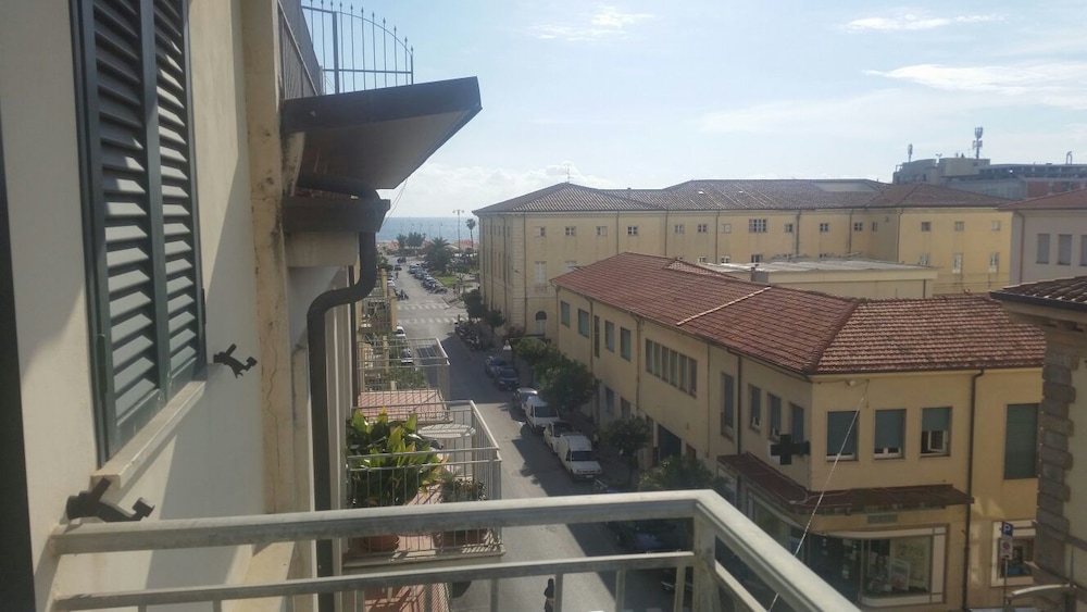 Hotel Astoria - Image 1