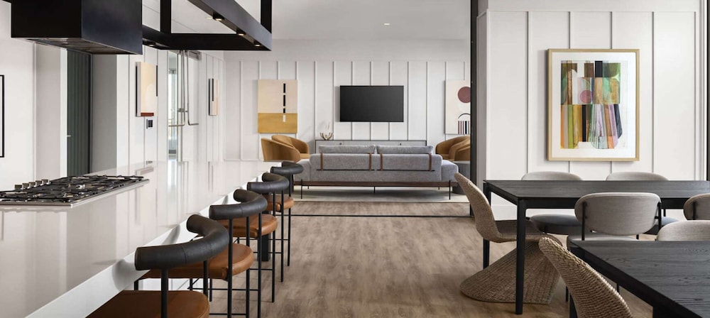 Penthouse High-rise Ocean City Views