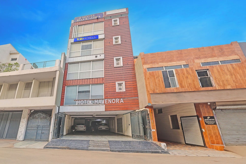 Fabhotel Havenora