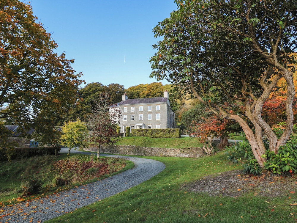 Llwynderw Hall