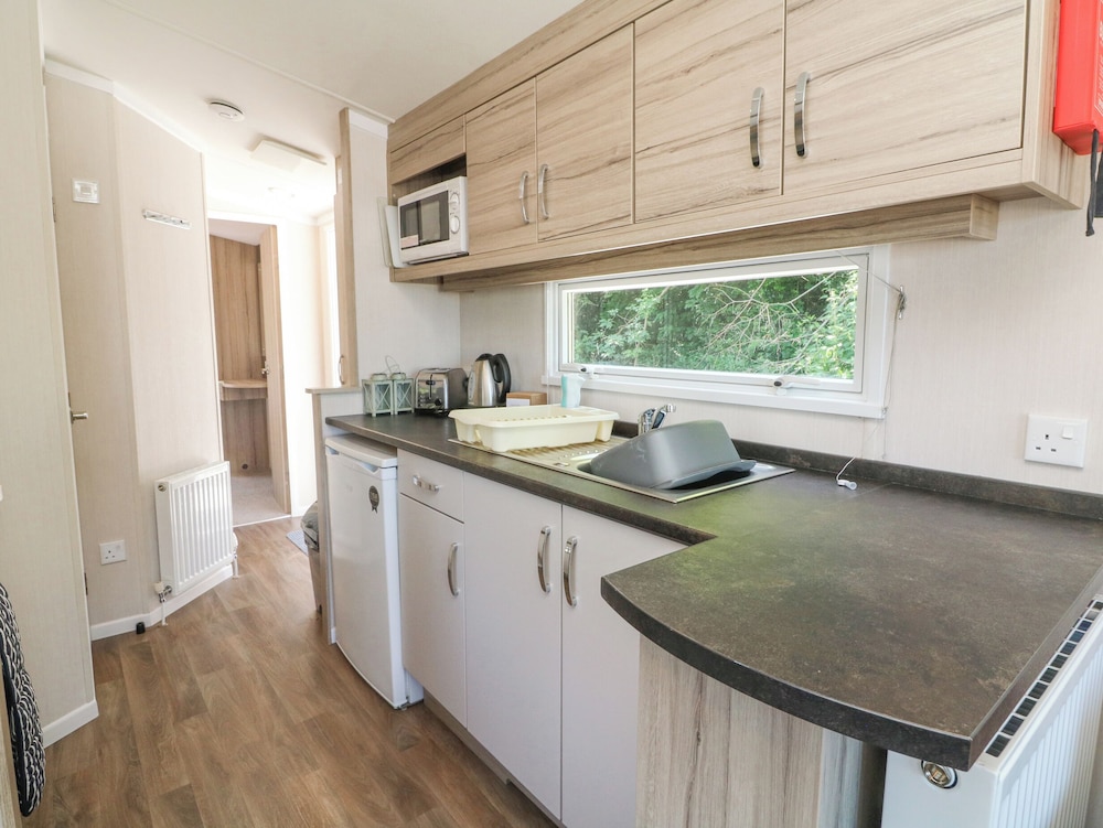 25 Manleigh Park