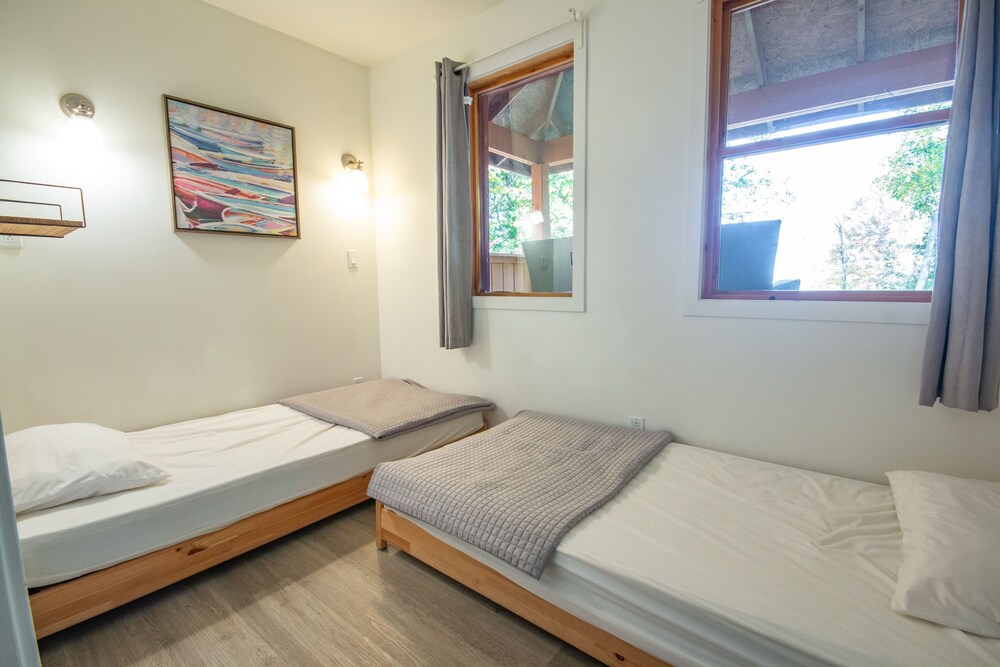 Lakepoint Cottage Resort