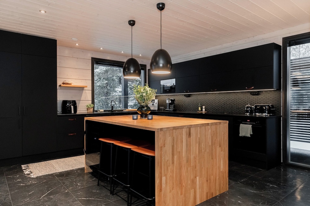 High-Quality 4BR Villa in Rukatunturi