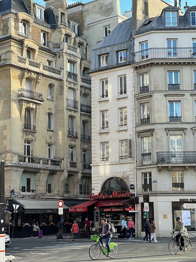 Authentic Apartment - 1br/6p - Saint-fargeau
