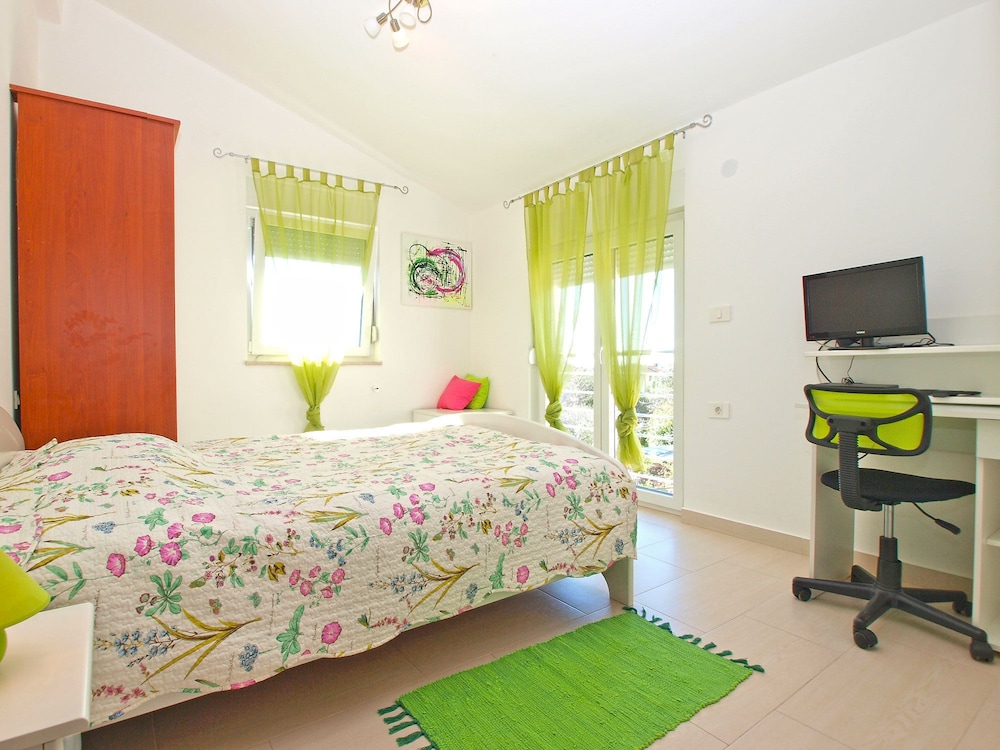 Apartment 1287 view 4