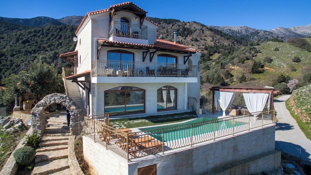 Geroulios Kastro Villas