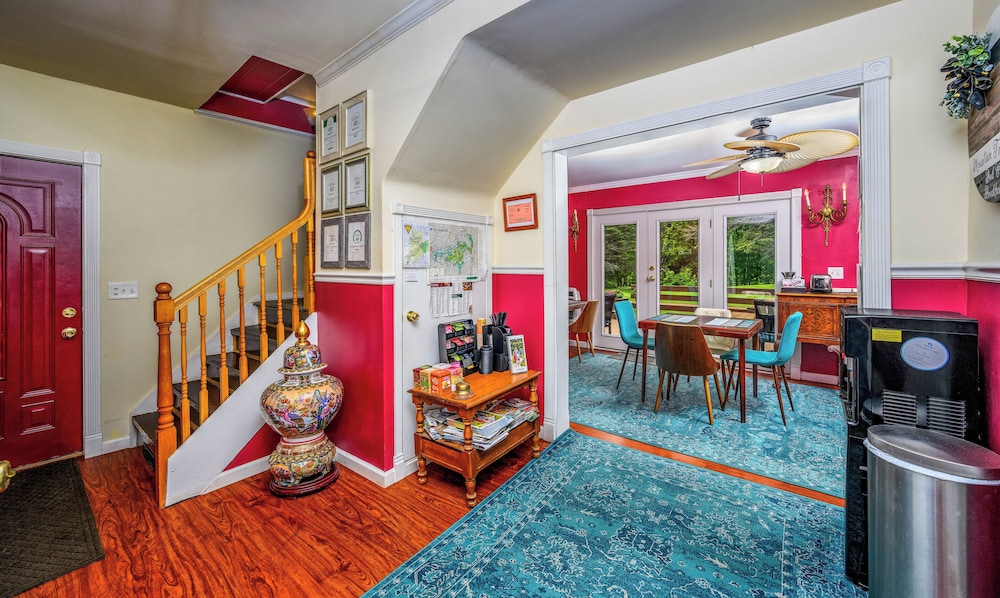 Mountain Treasure B&B