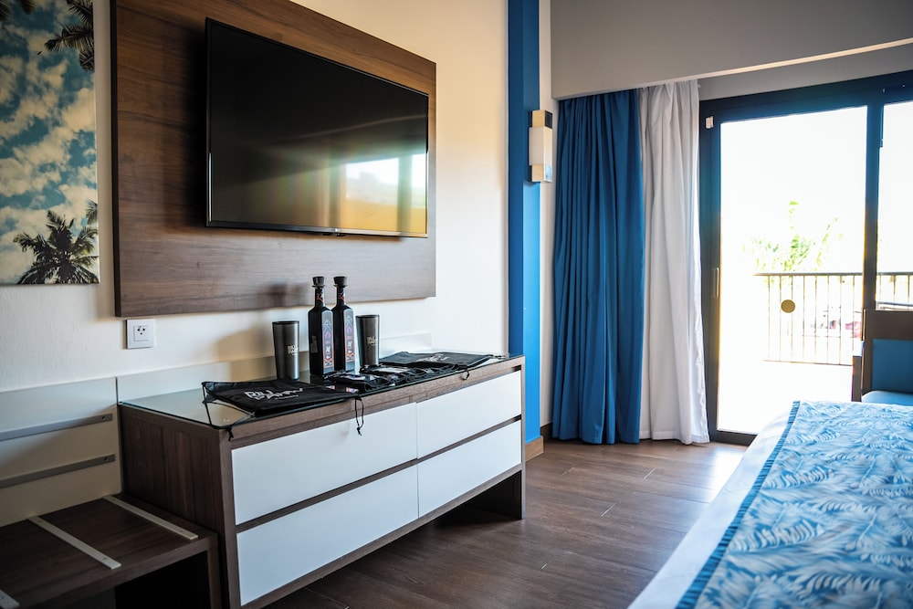 Los Cabos Vacations - Hotel Riu Santa Fe - All Inclusive - Property Image 103