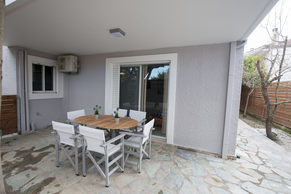 Regalo Apartments